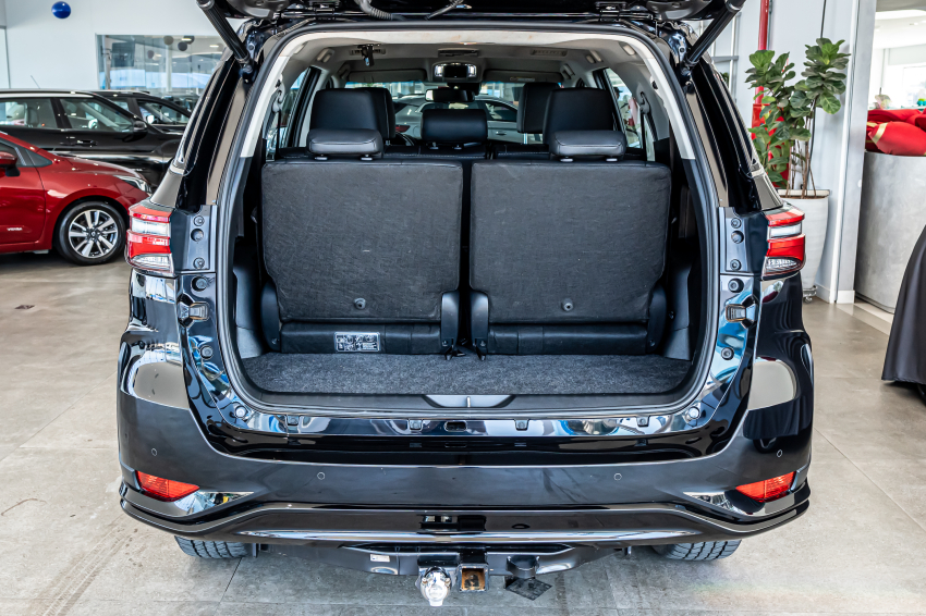 Toyota HILUX SW4 2.8 D-4D TURBO DIESEL SRX PLATINUM 7L 4X4 AUTOMÁTICO 11