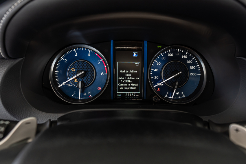 Toyota HILUX SW4 2.8 D-4D TURBO DIESEL SRX PLATINUM 7L 4X4 AUTOMÁTICO 13