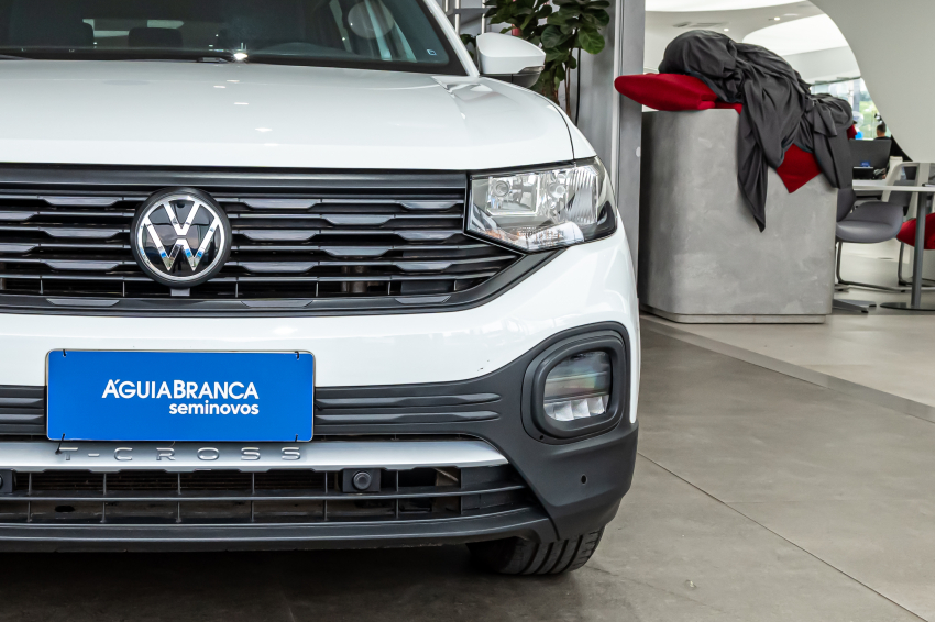 Volkswagen T-CROSS 1.0 200 TSI TOTAL FLEX SENSE AUTOMÁTICO 4