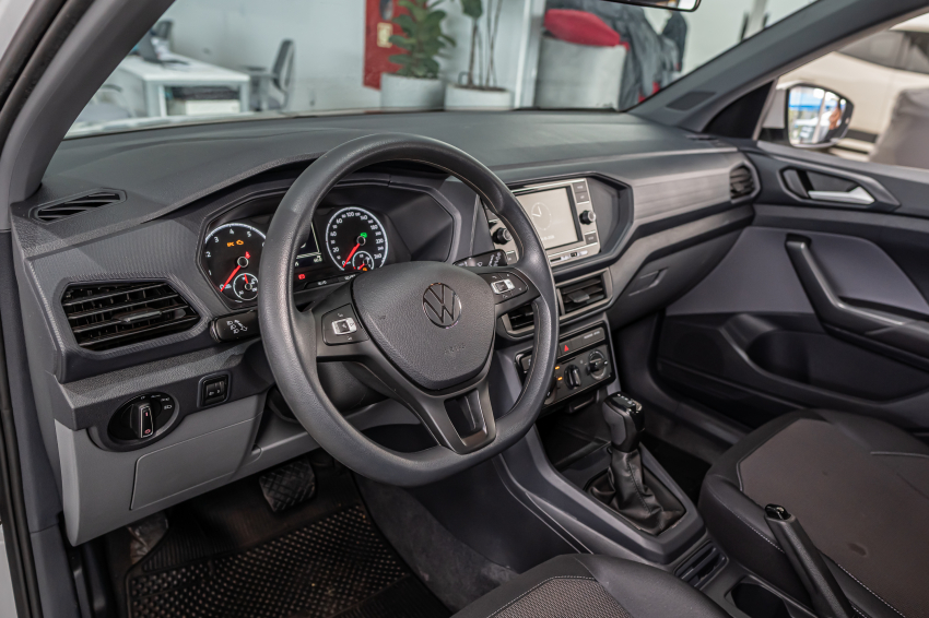Volkswagen T-CROSS 1.0 200 TSI TOTAL FLEX SENSE AUTOMÁTICO 13