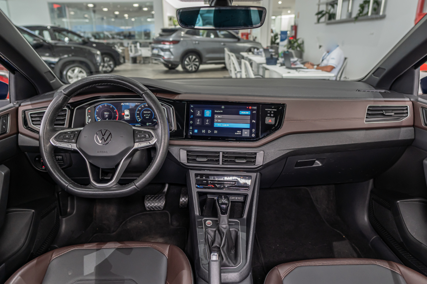 Volkswagen VIRTUS 1.0 200 TSI HIGHLINE AUTOMÁTICO 14