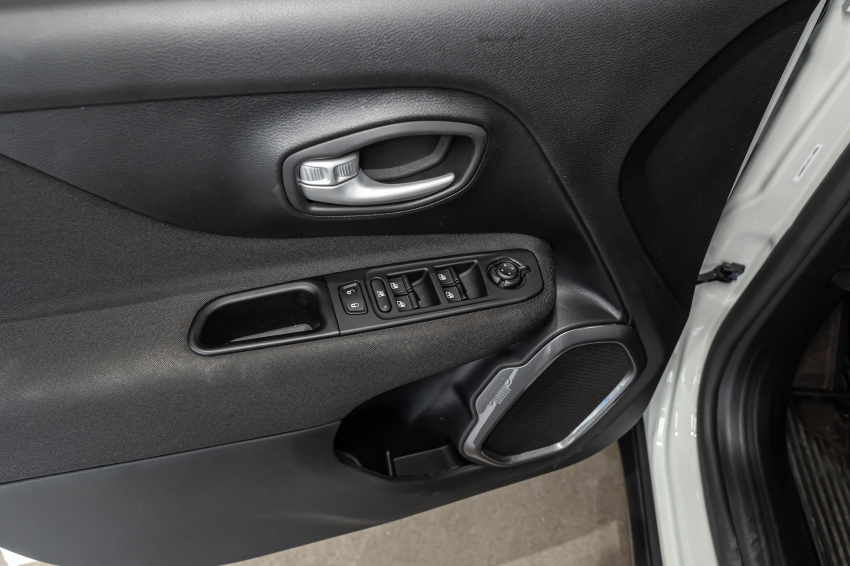 JEEP RENEGADE 1.3 T270 TURBO FLEX ALTITUDE AT6 18