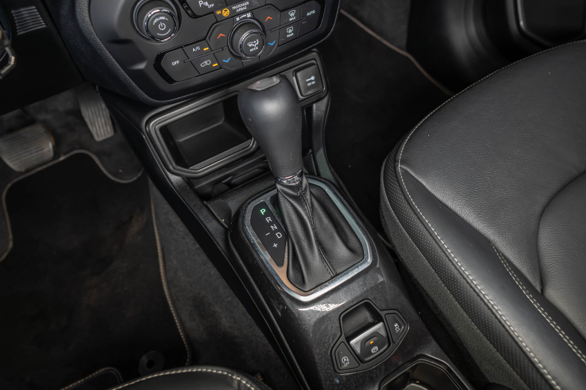 JEEP RENEGADE 1.3 T270 TURBO FLEX LONGITUDE AT6 17