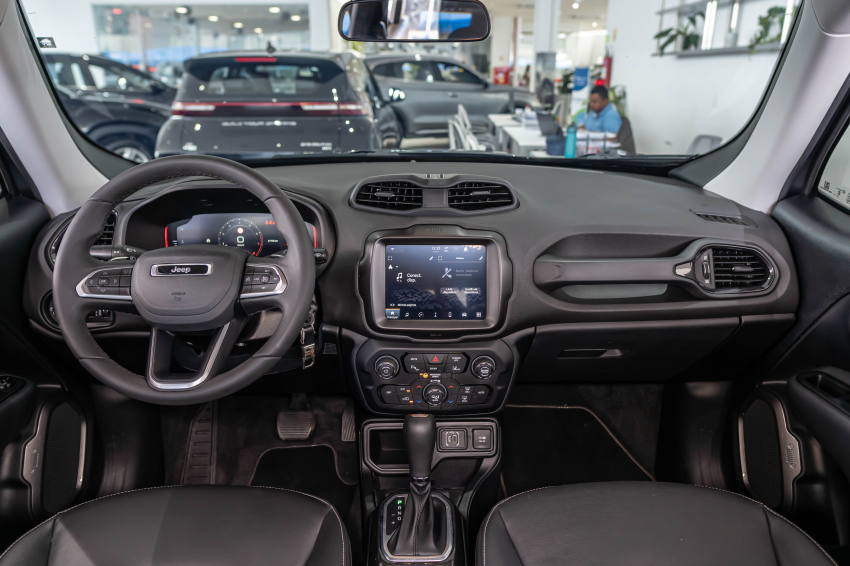 JEEP RENEGADE 1.3 T270 TURBO FLEX LONGITUDE AT6 13