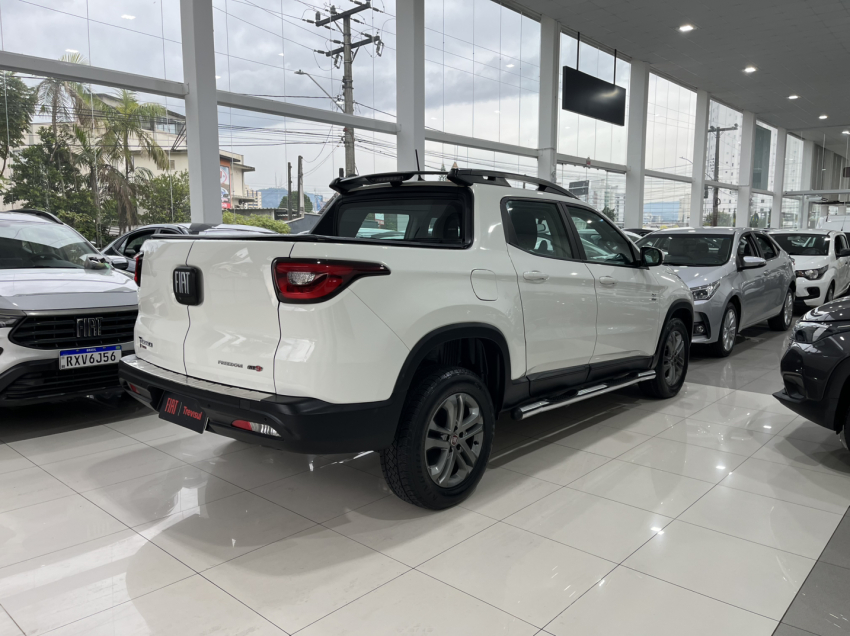 fiat toro 2.0 16v turbo diesel freedom 4wd at9 4p automatico 2020