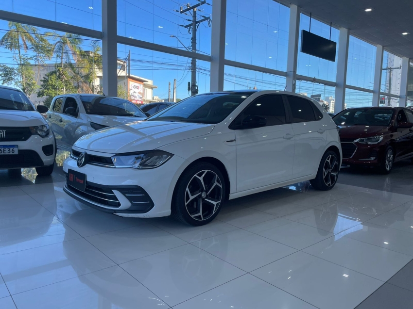 polo tsi highline 1.0 at 23/23 flex branco polo tsi highline 1.0 at 23/23 flex branco
