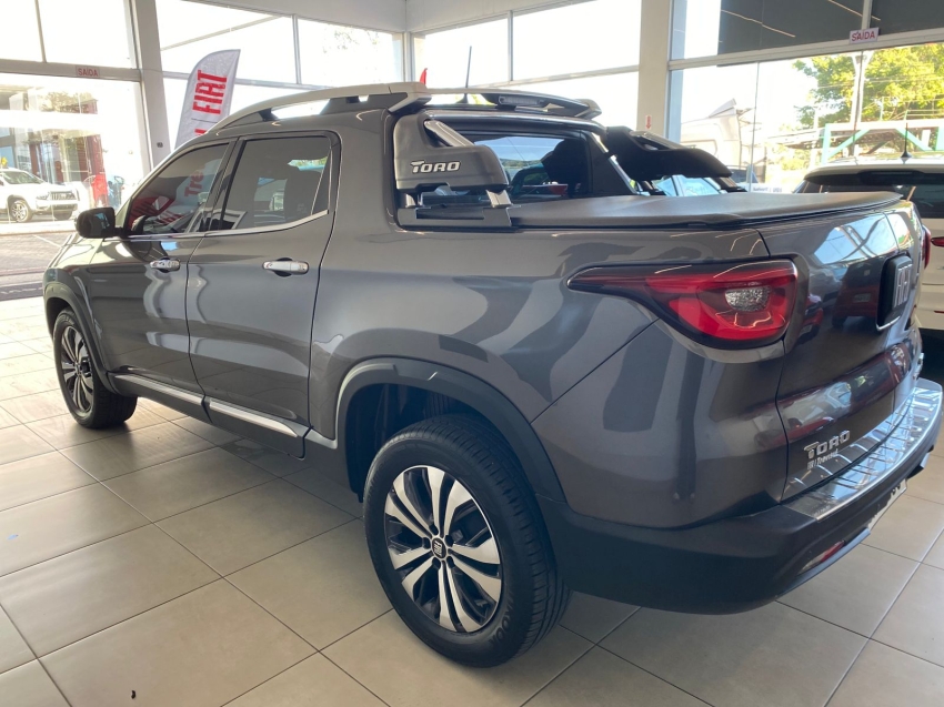 fiat  toro 2.0 16v turbo diesel volcano 4wd at9 2024/2025