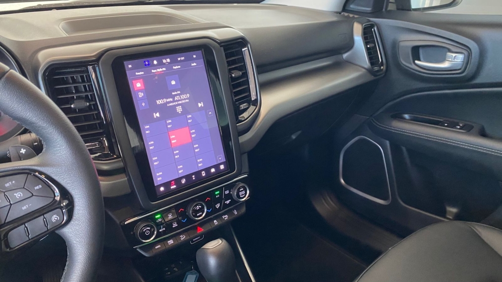 fiat  toro 2.0 16v turbo diesel volcano 4wd at9 2024/2025