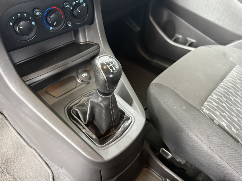 ford ka se 1.0 flex branco 20/218