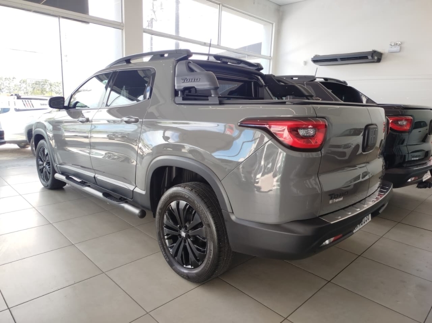 fiat toro 1.3 turbo 270 flex volcano at6 4p automatico 20232