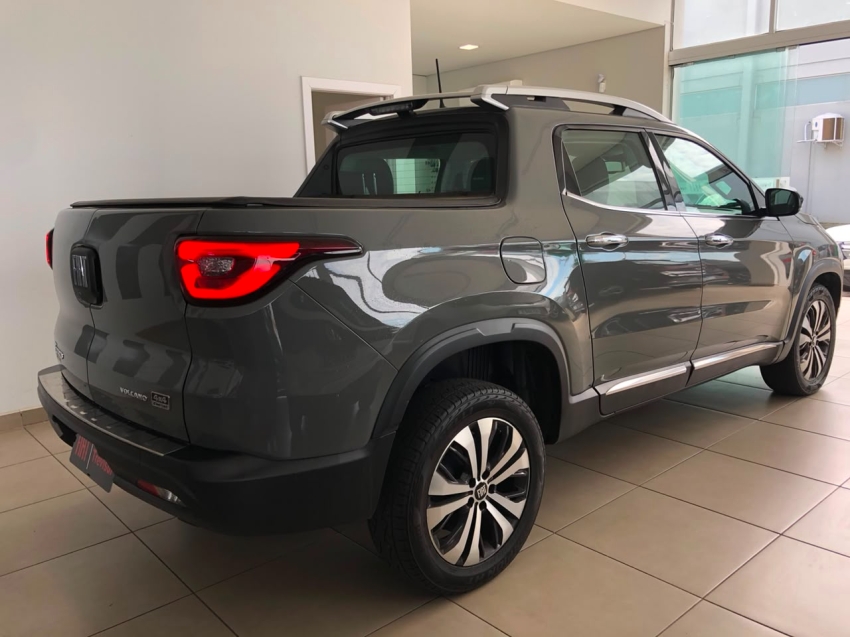 fiat toro 2.0 16v turbo diesel volcano 4wd at9 4p automatico 20255