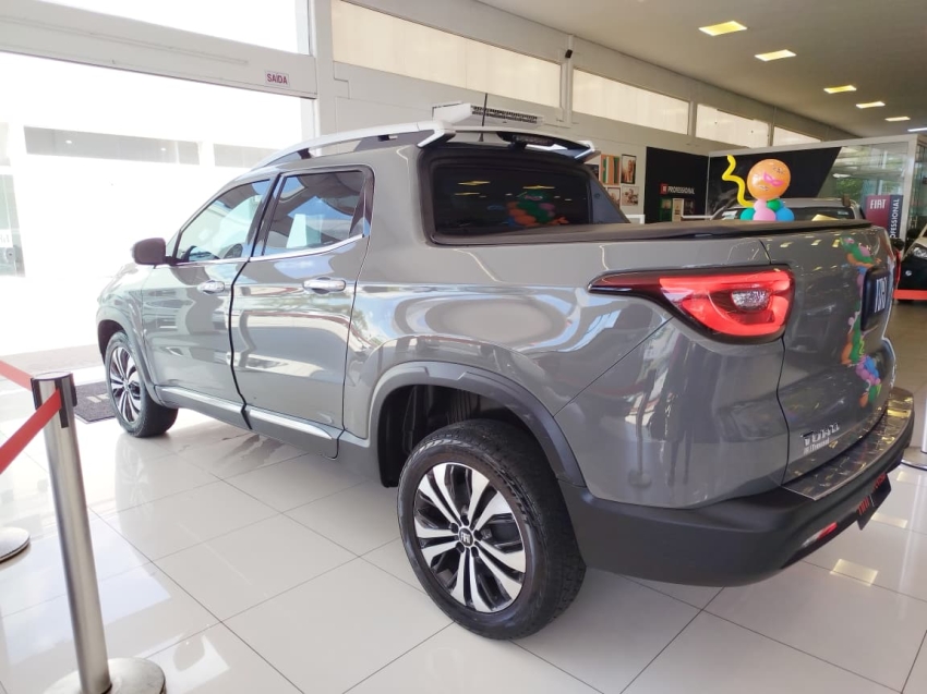 fiat toro 2.0 16v turbo diesel volcano 4wd at9 4p automatico 20253