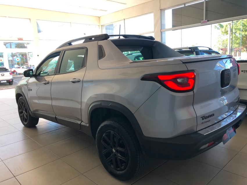 fiat toro 2.0 16v turbo diesel ultra 4wd at9 4p automatico 20223