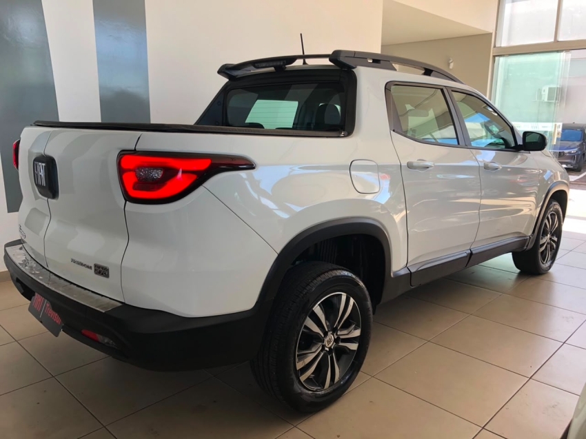 fiat toro 1.3 turbo 270 flex freedom at6 4p automatico 20223