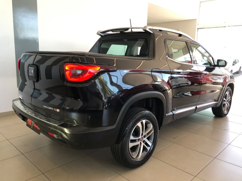 fiat toro 2.0 16v turbo diesel volcano 4wd at9 4p automatico 20175
