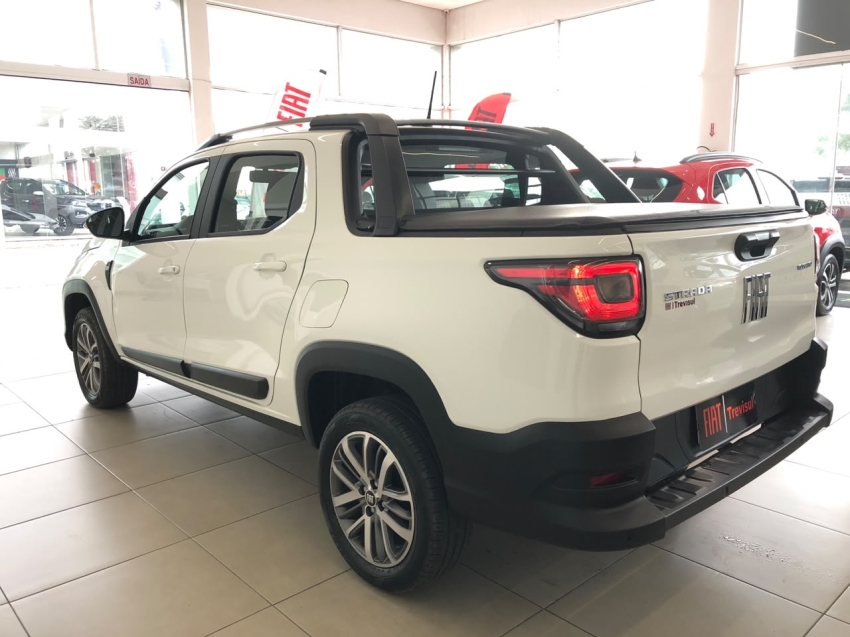 fiat strada 1.3 firefly flex volcano cd cvt 1.0 4p automatico 20263