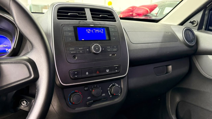 kwid zen 1.0 21/22 flex branco11