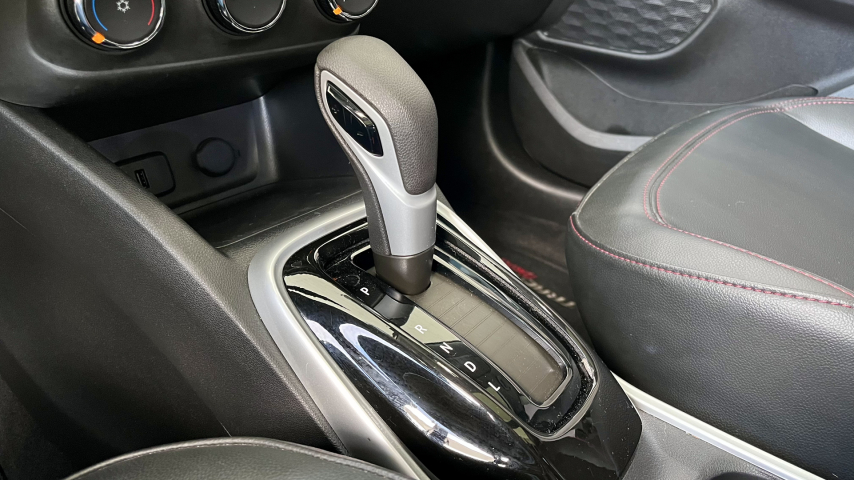 Tracker RS 1.2 Turbo AT 23/24 Flex Branco12