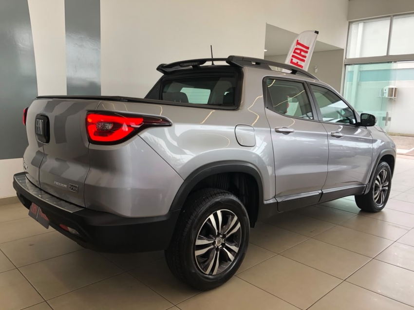 fiat toro 1.3 turbo 270 flex freedom at6 4p automatico 20233