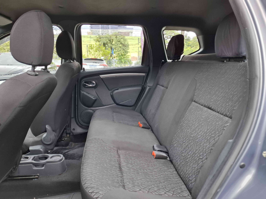 duster expression 1.6 16v sce cvt x-tronic13