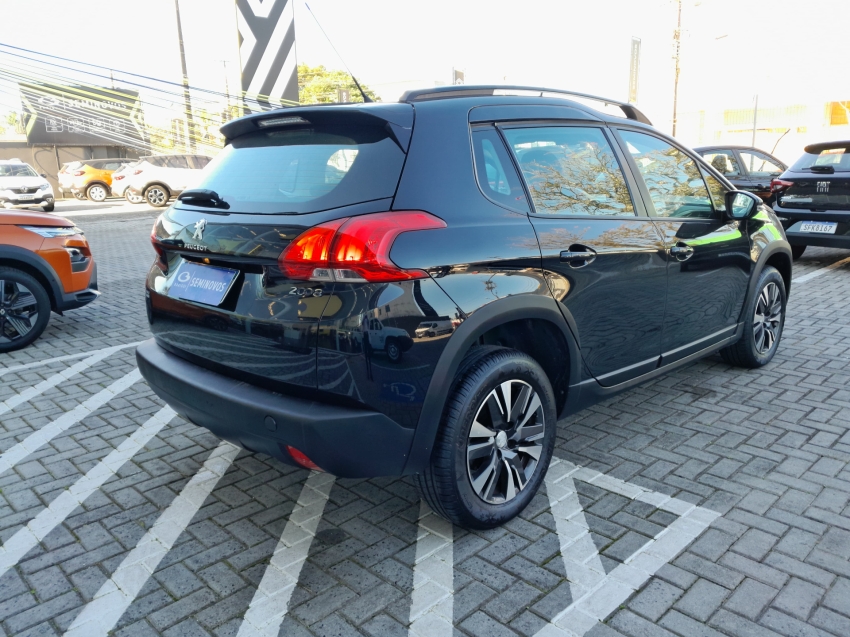 peugeot 2008 flex allure 1.6 16v at6  2022