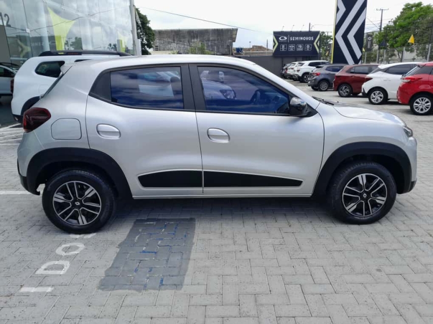 kwid intense 1.0 12v 2024