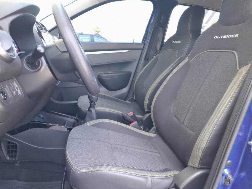 kwid outsider 1.0 202513