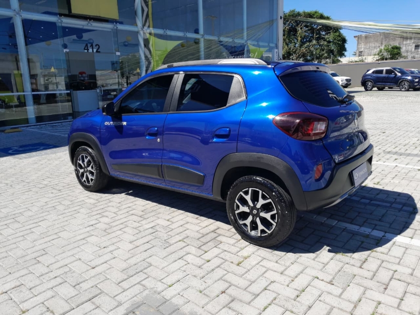 kwid outsider 1.0 20253