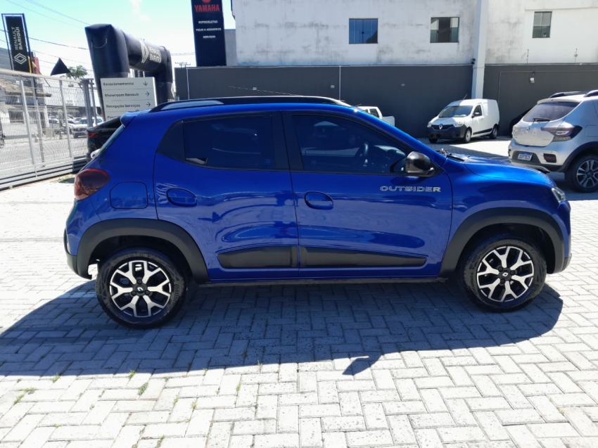 kwid outsider 1.0 20256