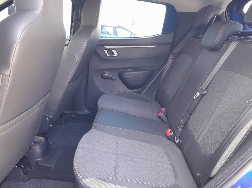 kwid outsider 1.0 202514