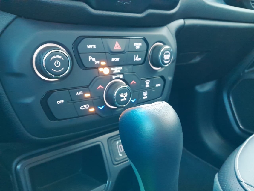 renegade longitude 1.3 t270 gse at6 202412