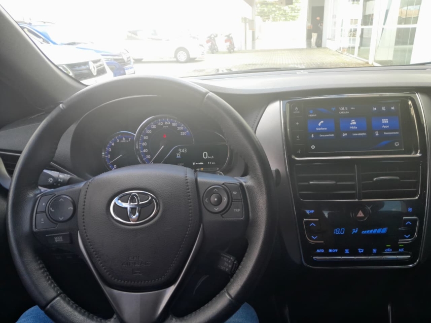 yaris hatch xs 1.5 cvt 202310