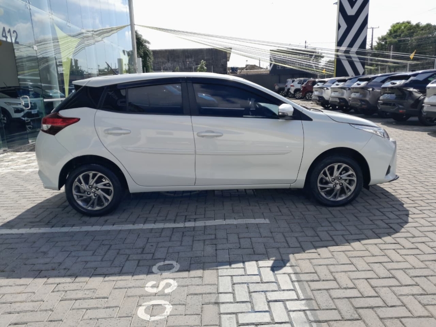 yaris hatch xs 1.5 cvt 20235