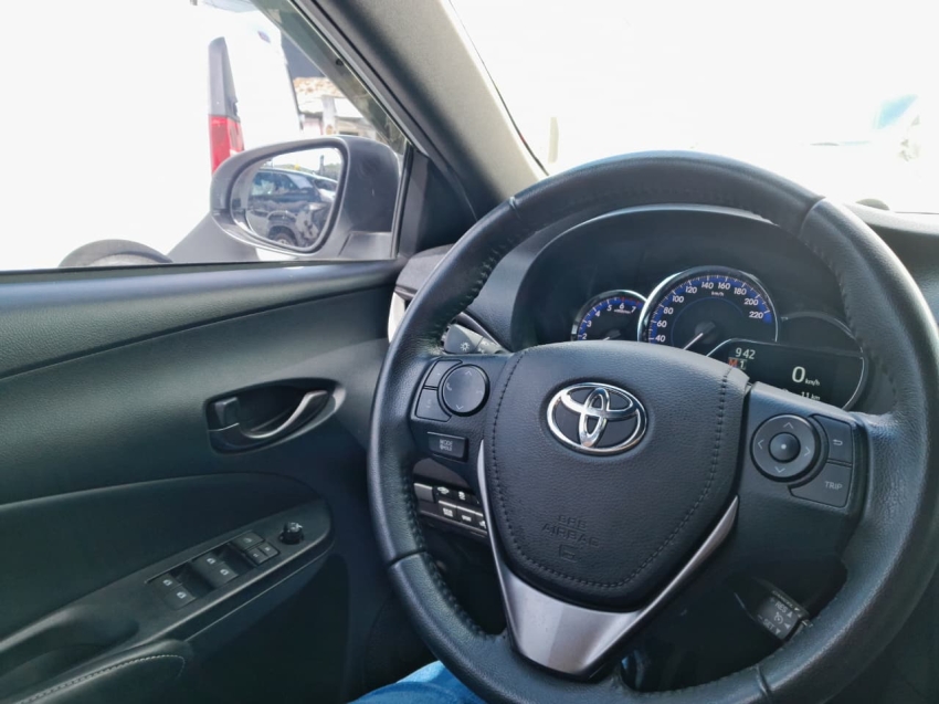 yaris hatch xs 1.5 cvt 20237