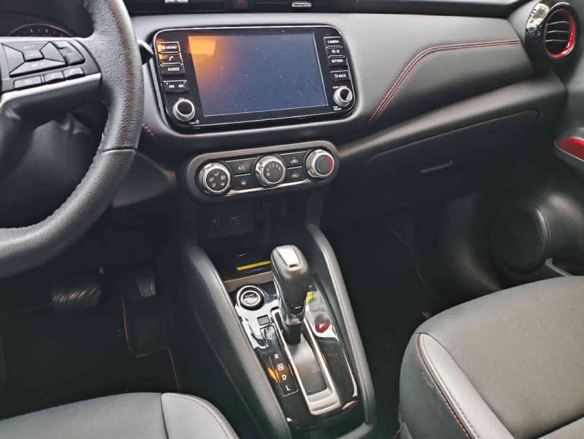 kicks xplay 1.6 16v cvt  automatico 2023/2415