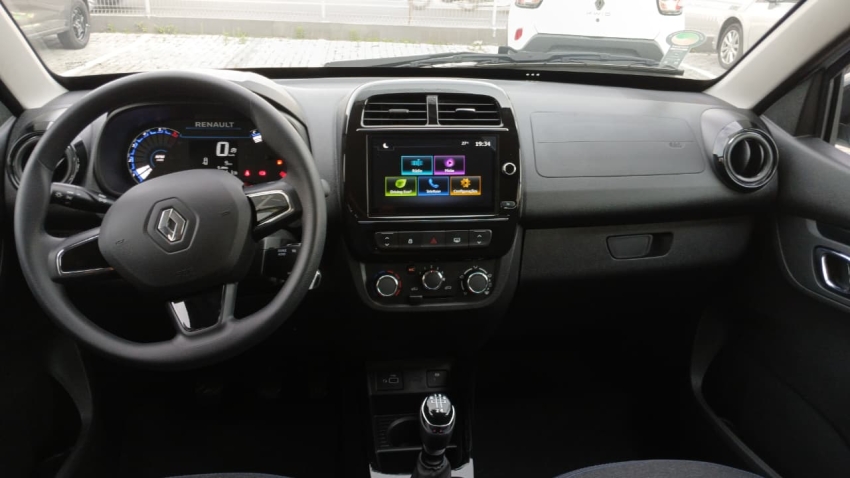 kwid intense 1.0 71hp 2026 0km9