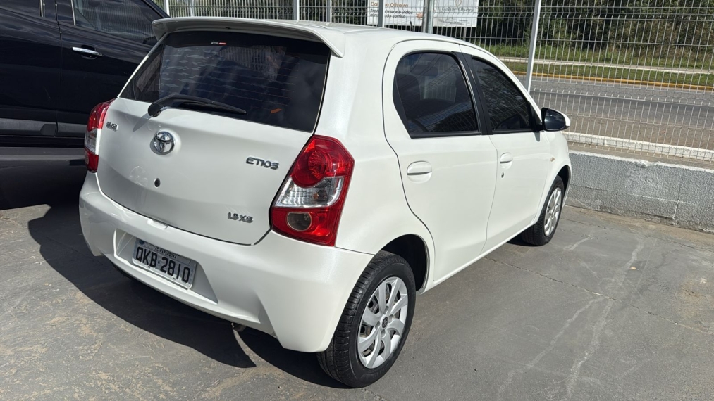 toyota etios 1.5 xs 16v flex 4p manual 2017