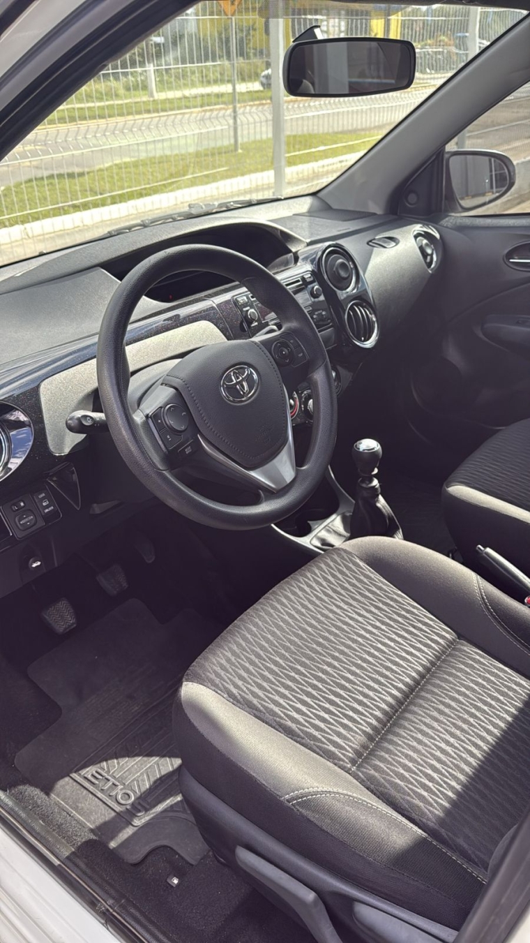 toyota etios 1.5 xs 16v flex 4p manual 2017
