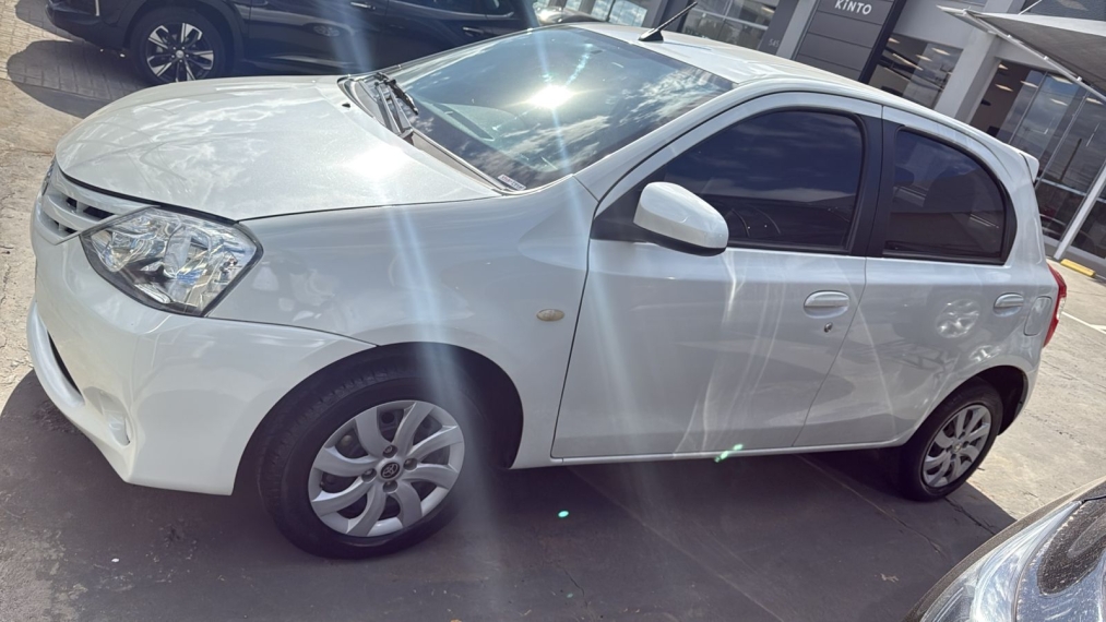 toyota etios 1.5 xs 16v flex 4p manual 2017