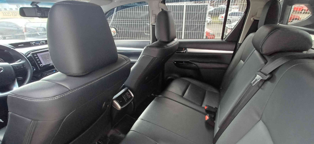 toyota hilux 2.8 d-4d turbo diesel cd srv 4x4 automatico 4p 2022