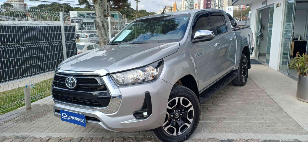 toyota hilux 2.8 d-4d turbo diesel cd srv 4x4 automatico 4p 2022