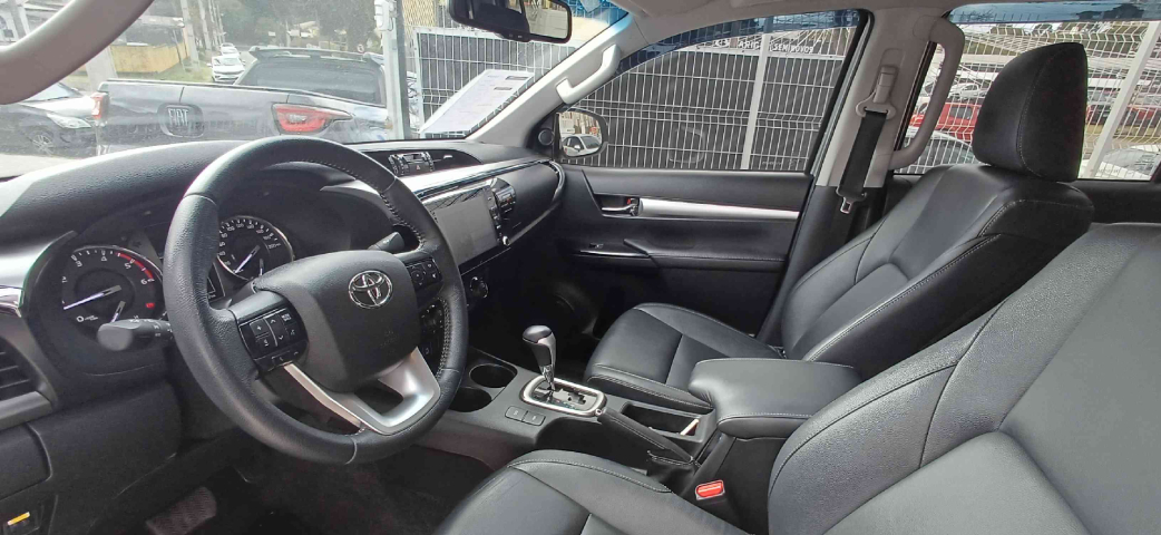 toyota hilux 2.8 d-4d turbo diesel cd srv 4x4 automatico 4p 2022