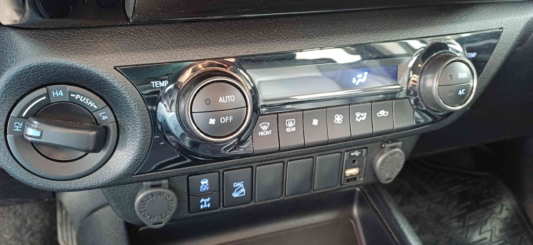 toyota hilux 2.8 d-4d turbo diesel cd srv 4x4 automatico 4p 2022