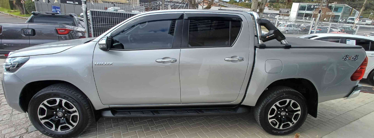 toyota hilux 2.8 d-4d turbo diesel cd srv 4x4 automatico 4p 2022
