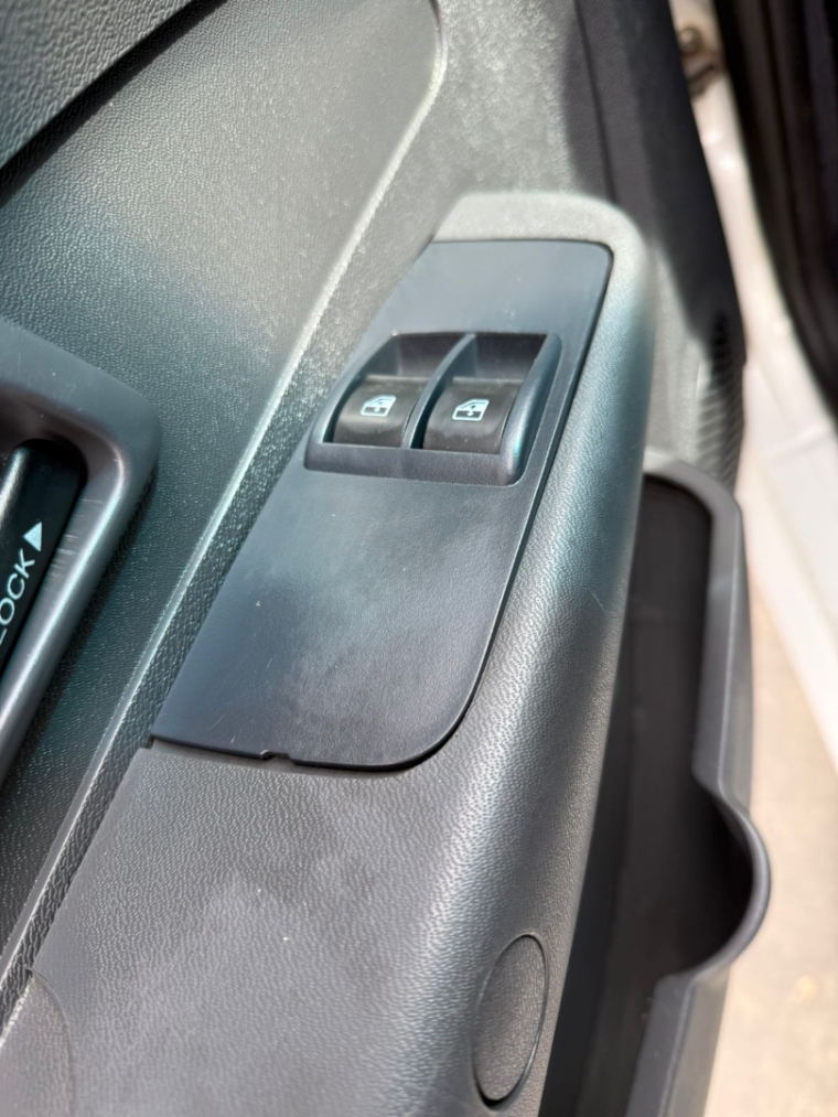 fiat strada 1.4 mpi freedom cs 8v flex 2p manual 20204