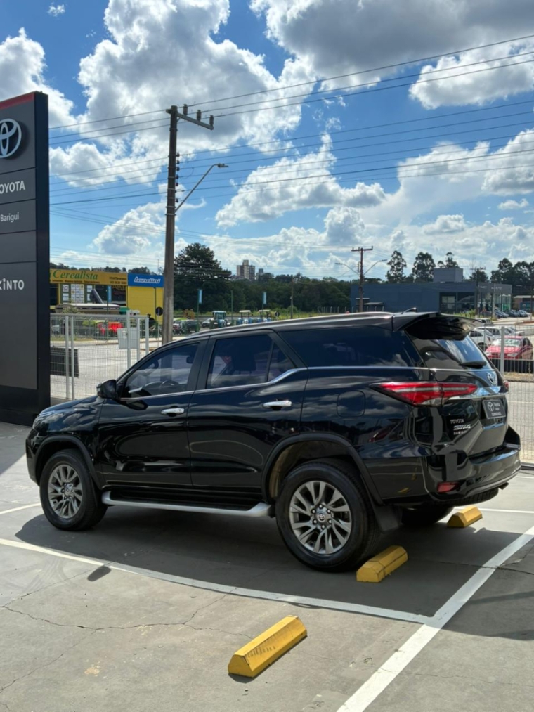 toyota hilux sw4 2.8 d-4d turbo diesel srx 4x4 automatico 4p 20233