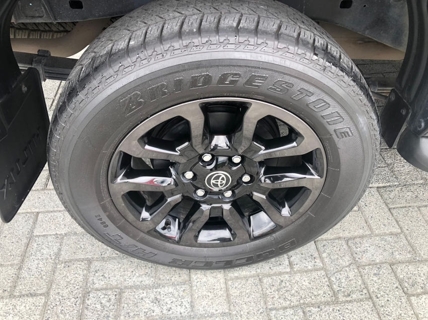 toyota hilux 2.8 d-4d turbo diesel cd conquest 4x4 automatico 4p 202419