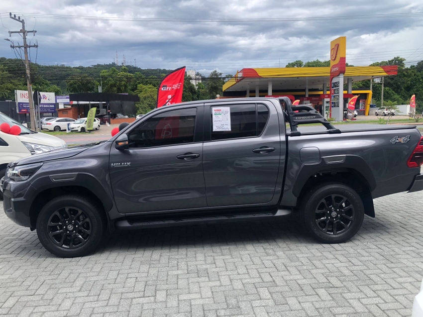 toyota hilux 2.8 d-4d turbo diesel cd conquest 4x4 automatico 4p 20241