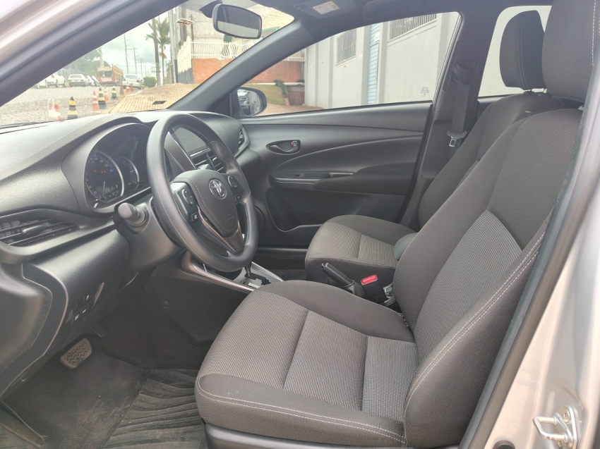 toyota yaris 1.5 16v flex xl multidrive 4p automatico 202513
