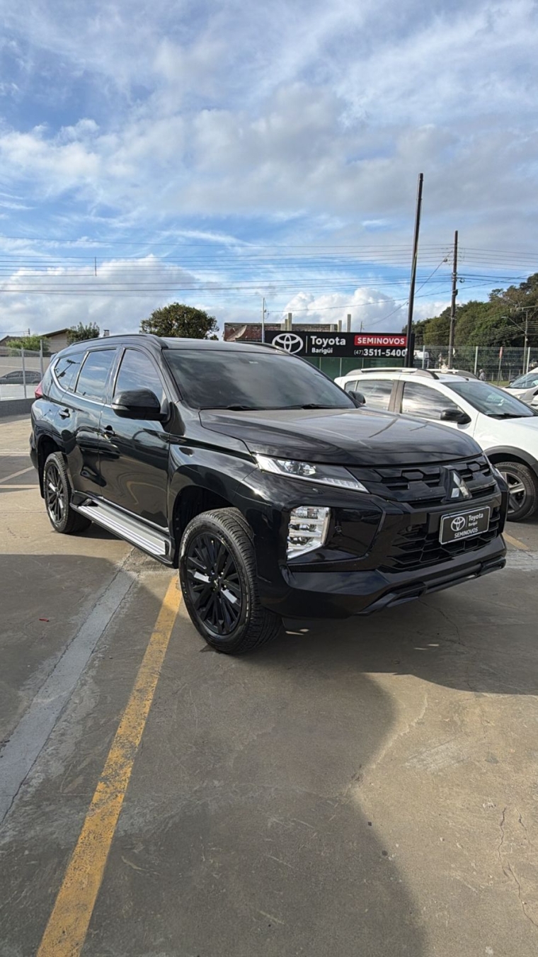mitsubishi pajero sport 2.4 16v mivec turbo diesel legend black awd automatico 4p 20251